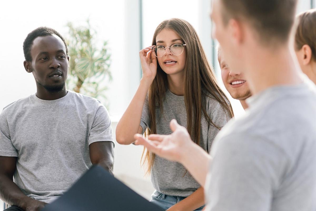 Mindful Communication: Enhancing Relationships Through Present Awareness